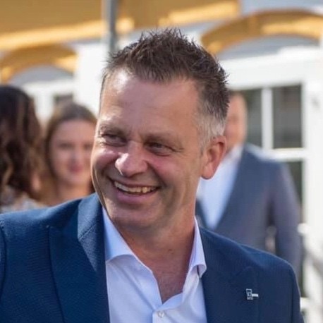 Portræt af Allan Berndt i jakkesæt